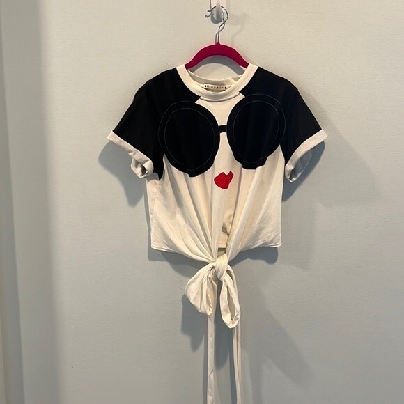 Alice + Olivia x TikTok Jasper roll-sleeve t-shirt S - Picture 2 of 4